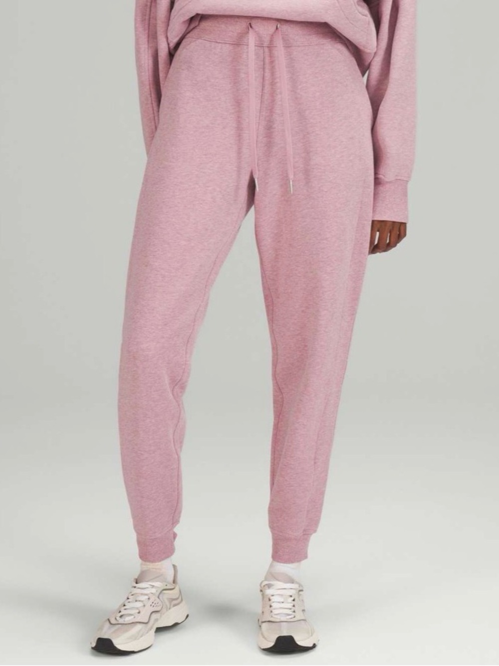 Lululemon Scuba High-Rise Jogger
Heathered Pink Taupe Size 8